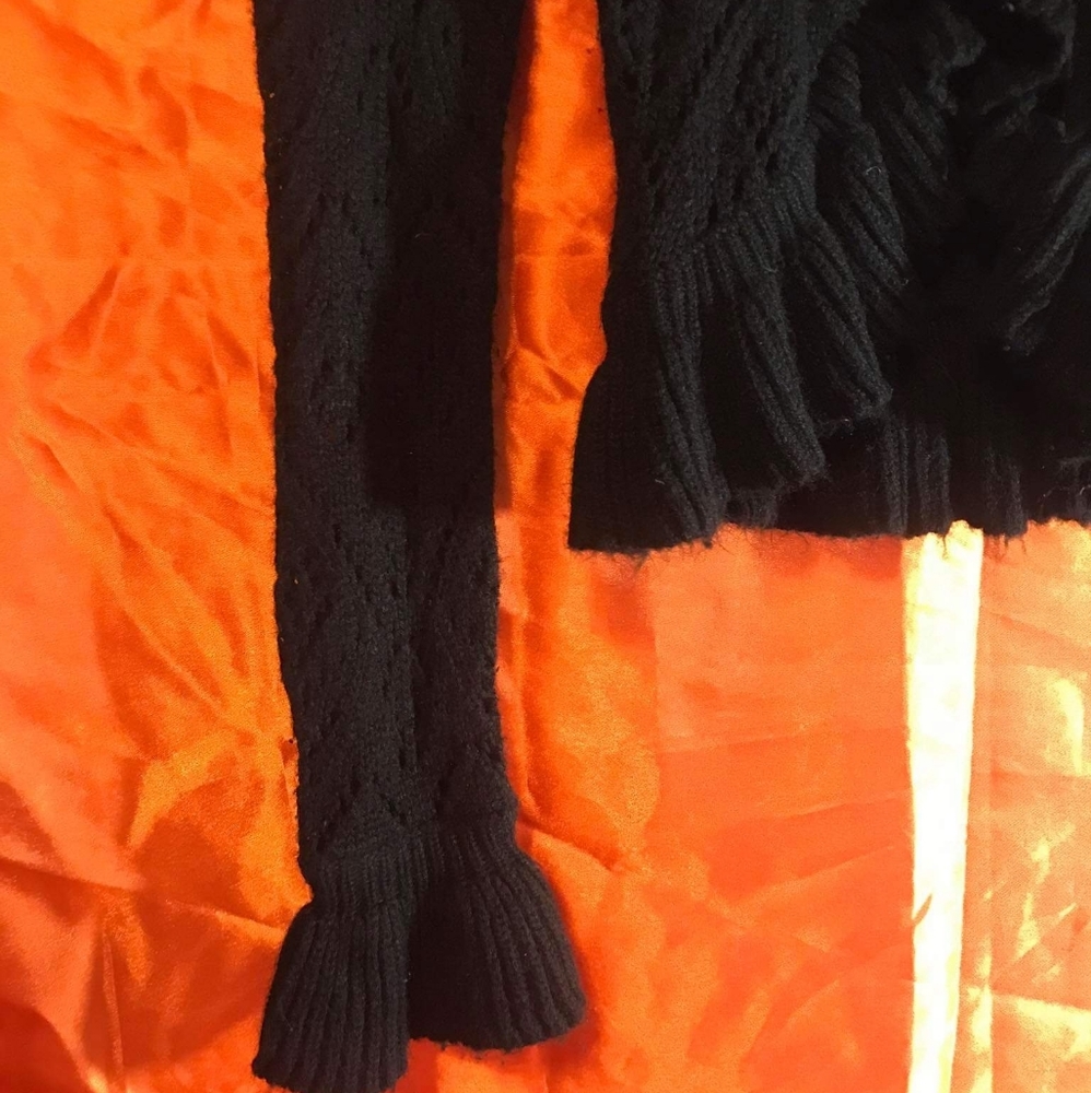 🖤Vintage Knitted Frilly Ruffle Sweater🖤 - Picture 4 of 9